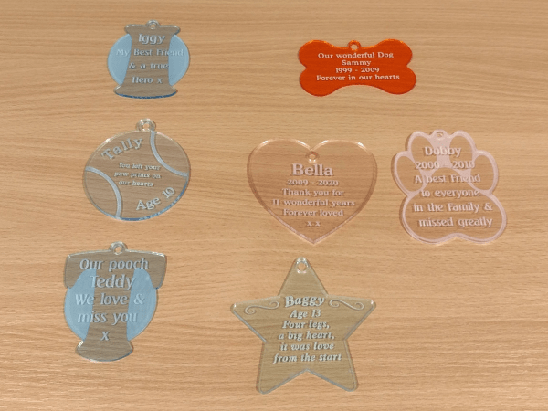 Pet plaques on table